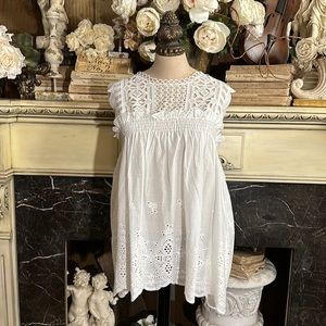 White Lace sleeveless flowing blouse